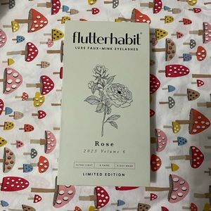 FlutterHabit “Rose” limited edition lashes. 5 full sets.